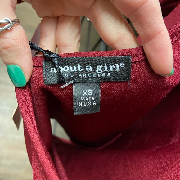 Dark red crop top - Picture 2 of 3